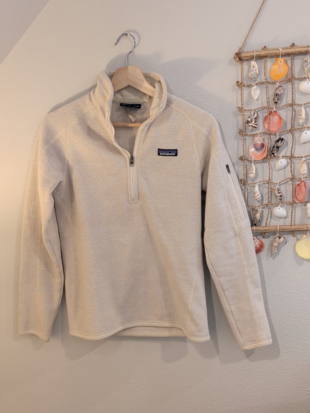 Patagonia Women’s Cream Quarter-Zip Fleece Pullover
